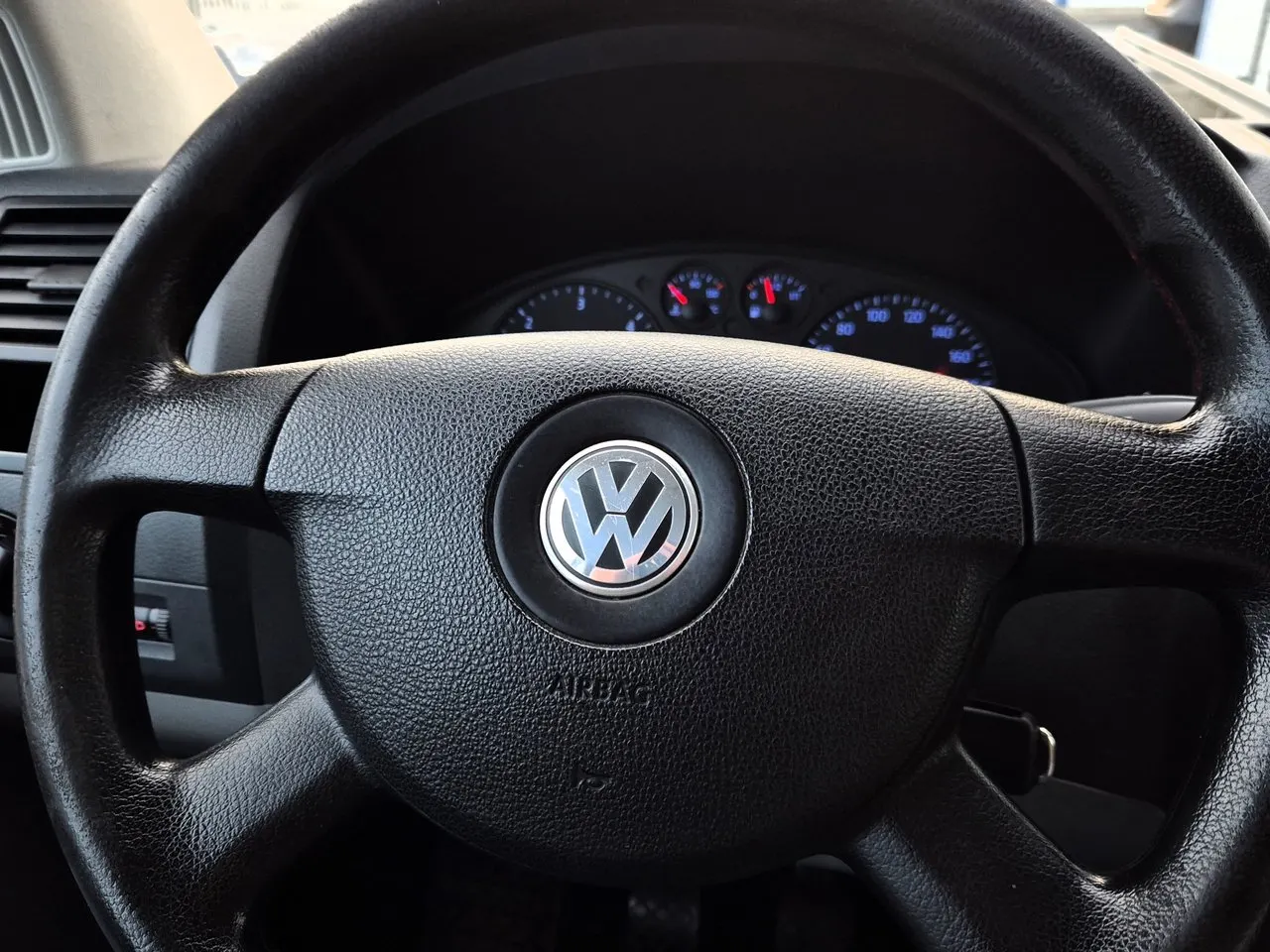 Volkswagen Caravelle 2.5 TDI Comfortline | 131 ch | BVM | 9 places | Chauffage auxiliaire programmable | Climatisation automatique | 2 propriétaires