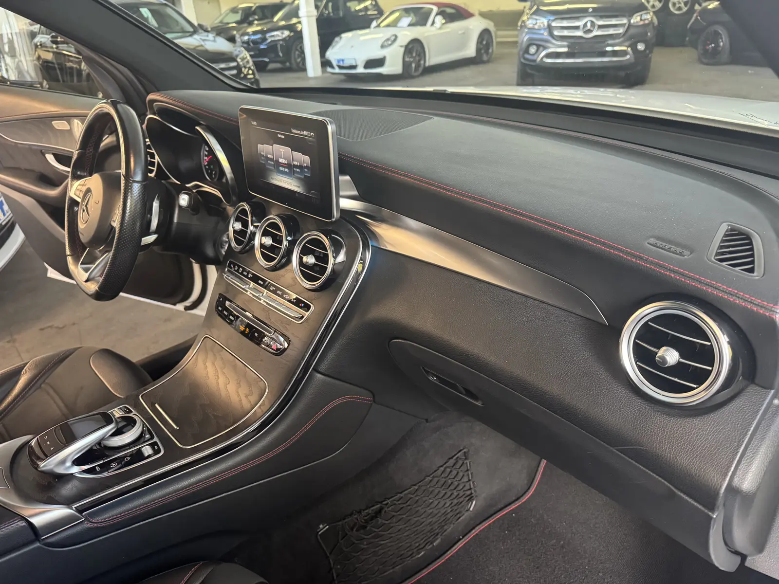 Mercedes-Benz Classe GLC 43 AMG 4MATIC | 390 ch | BVA | Toit panoramique | Burmester | Affichage tête haute | Suspension pneumatique | Attelage