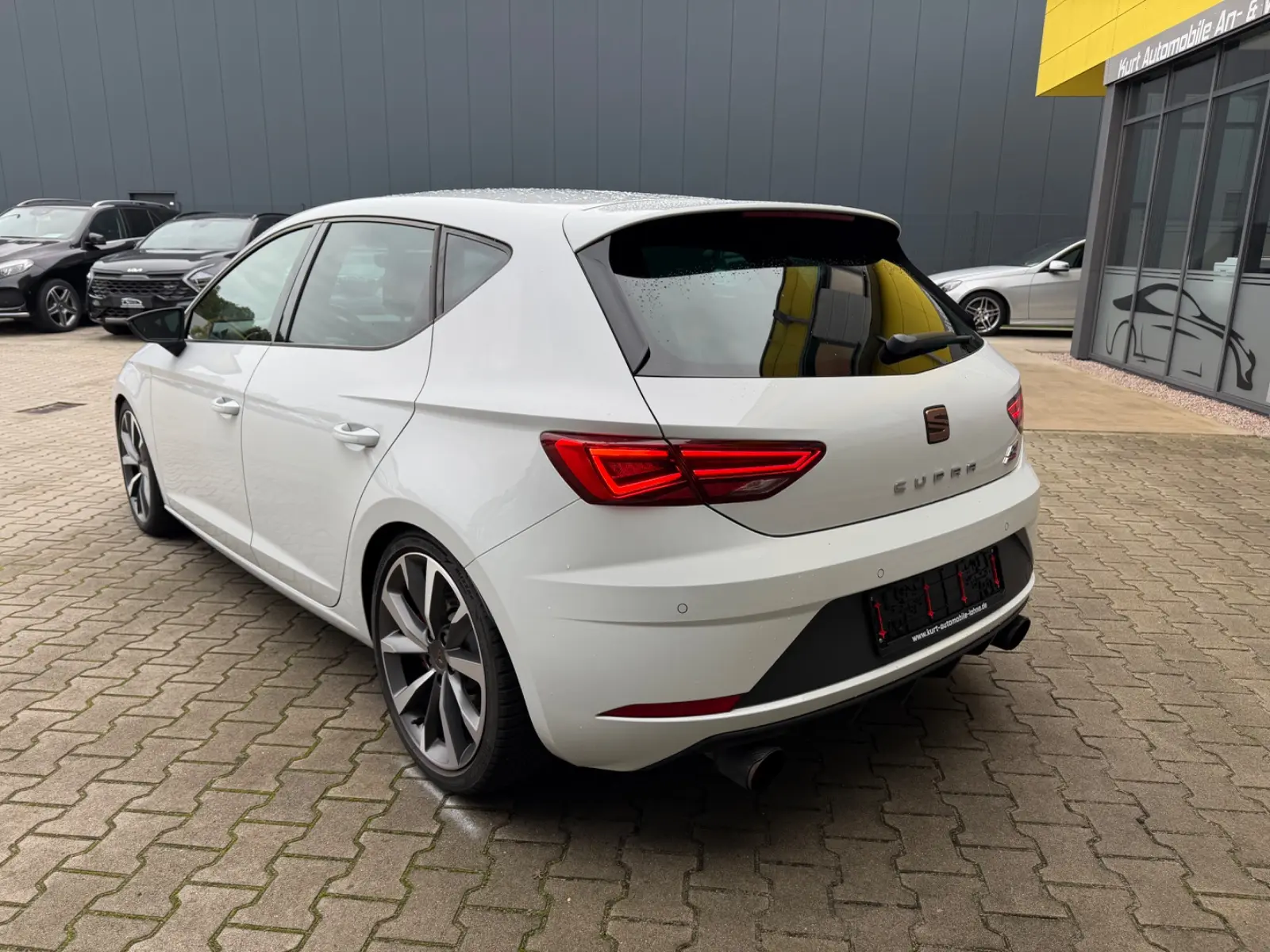 SEAT LEON CUPRA - 300 CV - ALCANTARA - BVA - ÉCHAPPEMENT SPORT