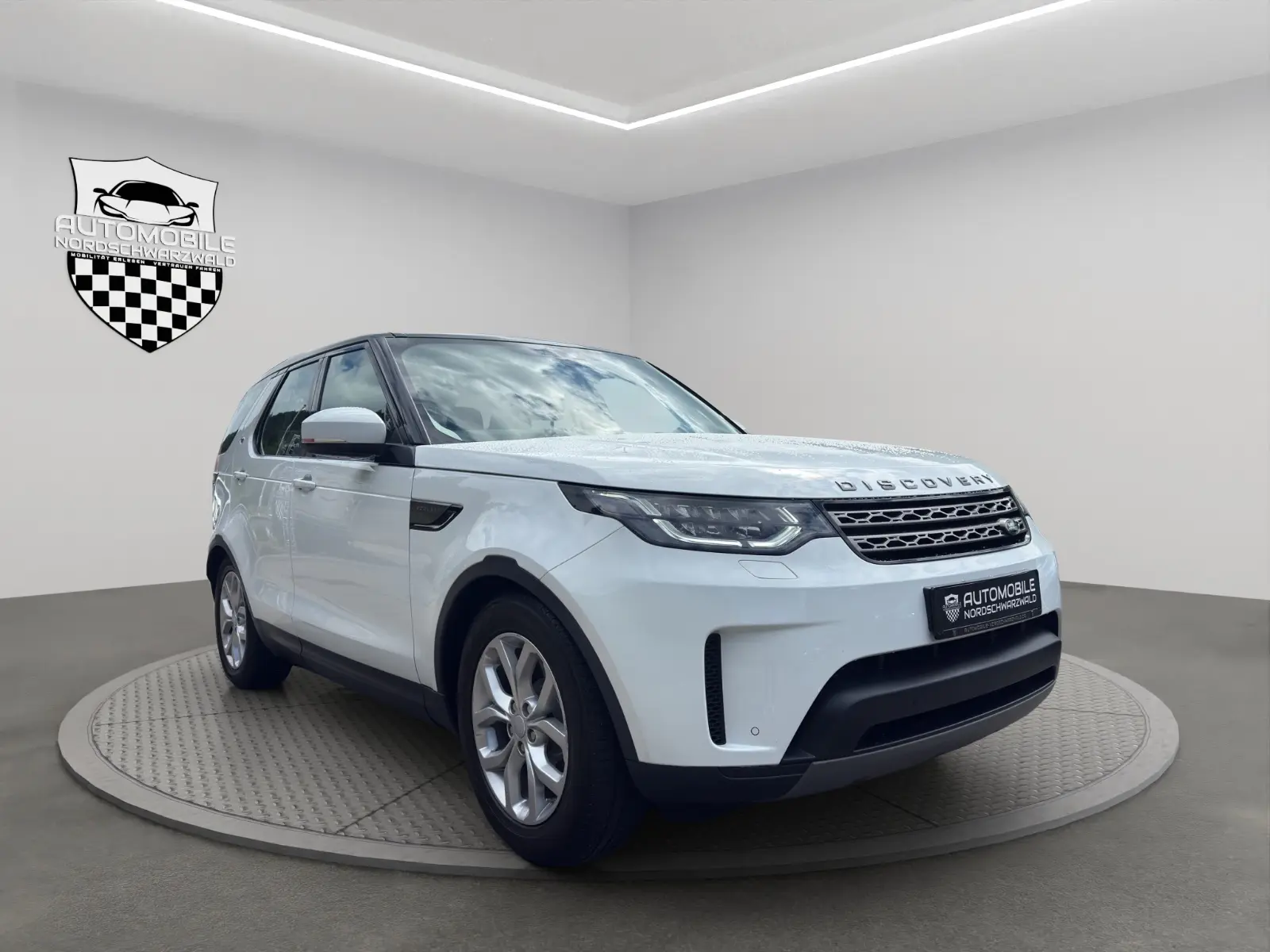 Land Rover Discovery 5 Si6 3.0 V6 SE | 340 ch | BVA | Suspension pneumatique | Cuir | Régulateur adaptatif | Sièges chauffants | Attelage