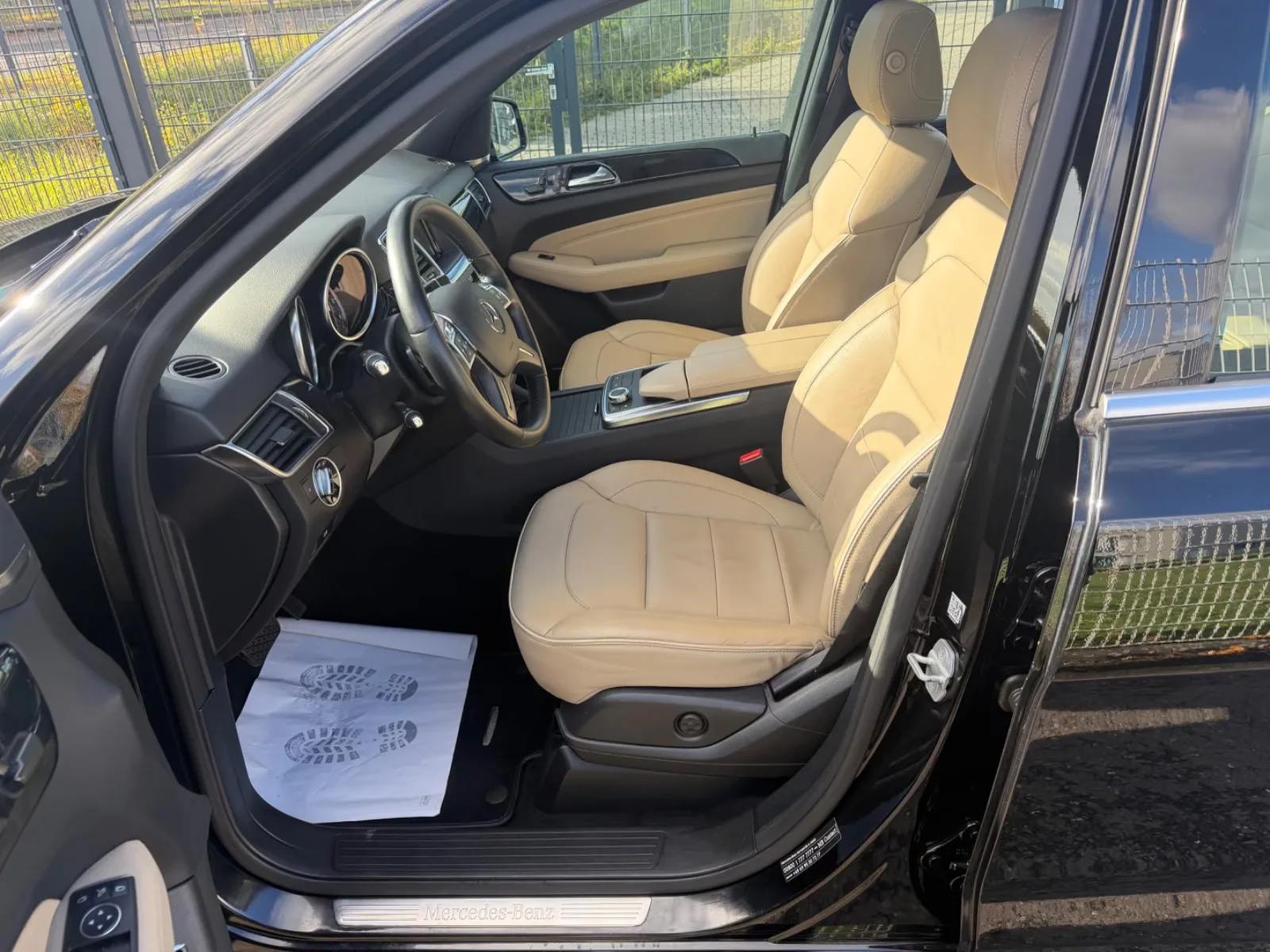 Mercedes-Benz Classe M 350 4MATIC Pack AMG | 306 ch | BVA | Toit panoramique | Cuir beige | Harman Kardon | GPS | Attelage
