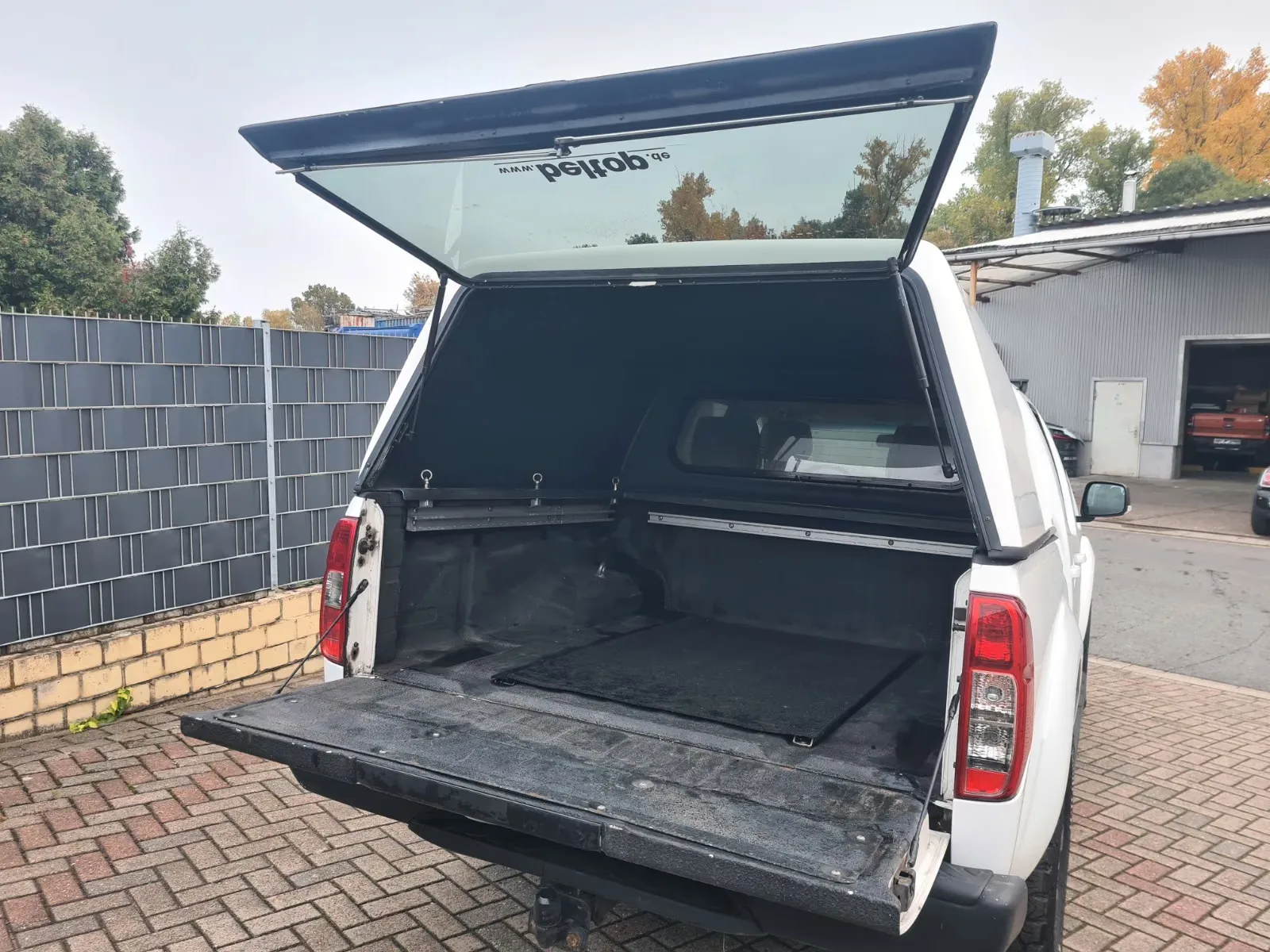NISSAN NAVARA 190CH - 4X4 - BVA - CAMÉRA - TOIT OUVRANT - HISTORIQUE ENTRETIEN COMPLET - CT RECENT