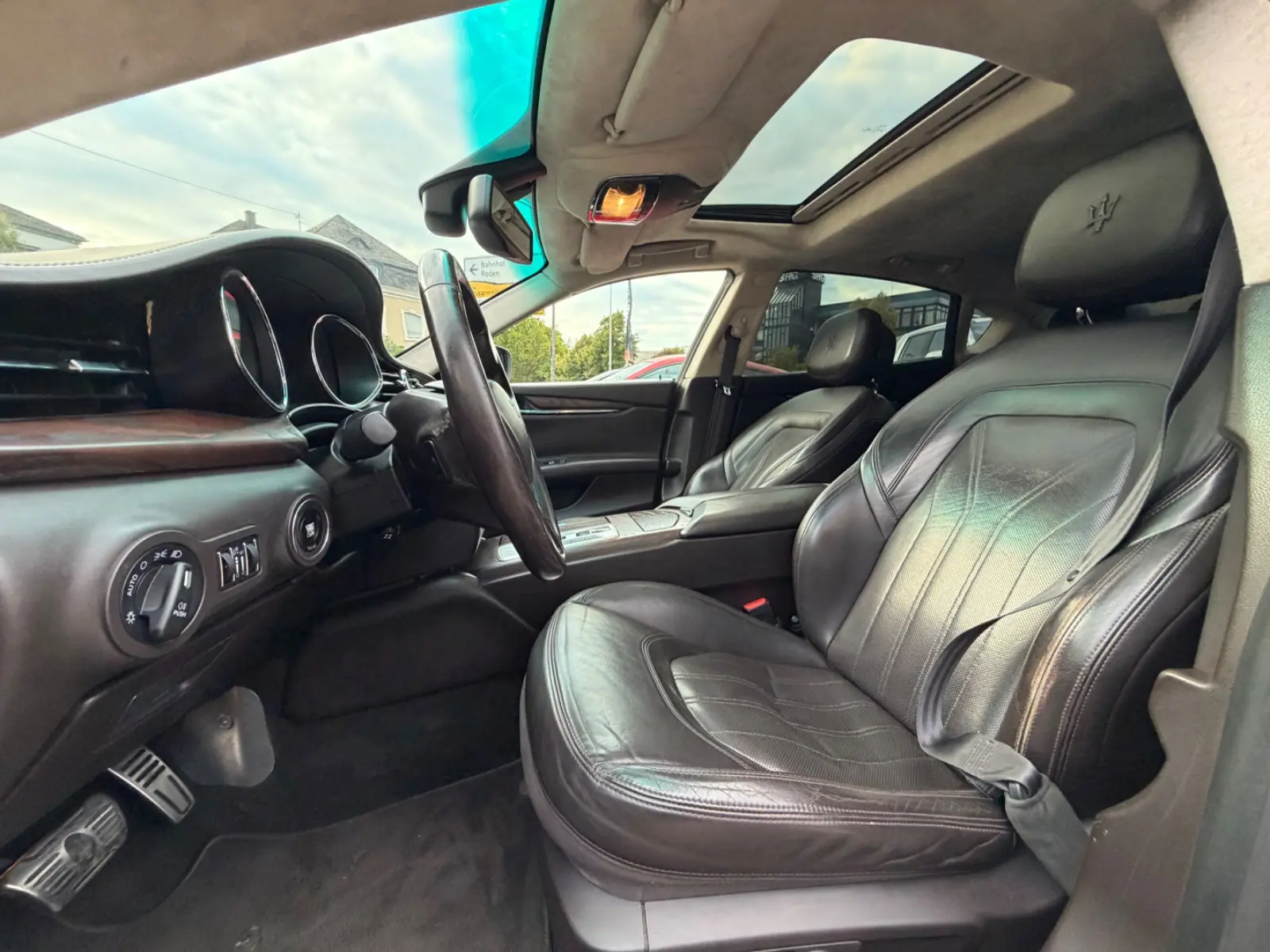 Maserati Quattroporte 3.0 V6 Diesel | 275 ch | BVA | Cuir | Toit ouvrant | Caméra | GPS | Sièges chauffants