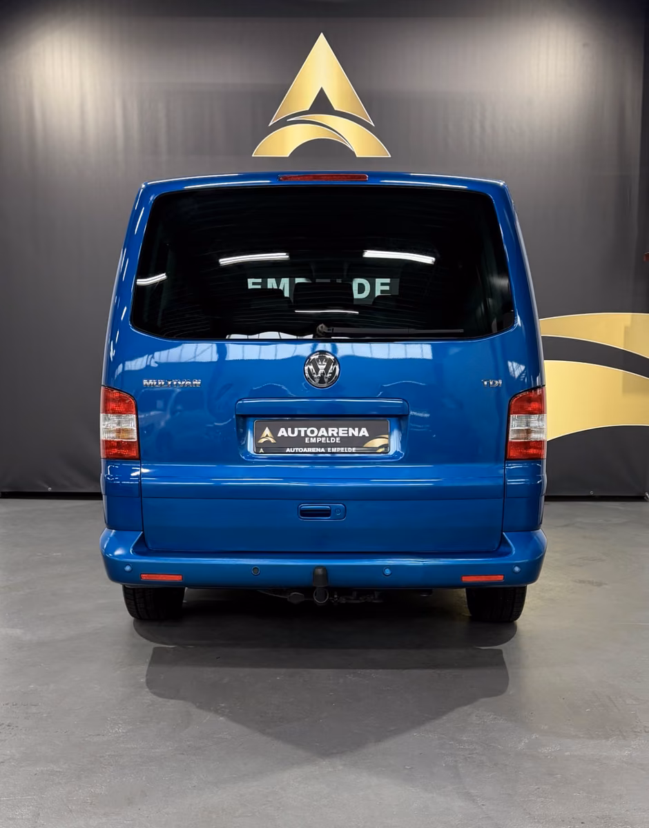 VOLKSWAGEN T5 MULTIVAN COMFORTLINE 2.5 TDI 131 CH – 7 PLACES – SIÈGES PIVOTANTS – BANQUETTE COUCHETTE – CLIM 3 ZONES – 181 000 KM