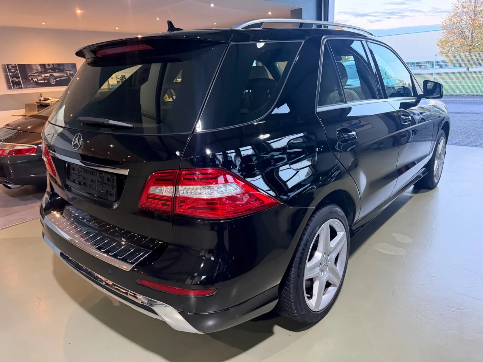 Mercedes-Benz Classe M 350 4MATIC Pack AMG | 306 ch | BVA | Toit panoramique | Cuir beige | Harman Kardon | GPS | Attelage
