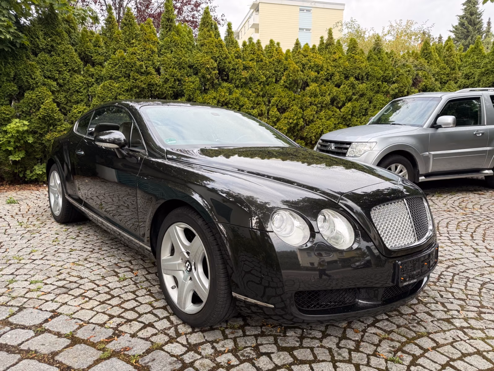 Bentley Continental GT W12 6.0 560 ch • Boîte auto • 4x4 • Cuir beige • GPS
