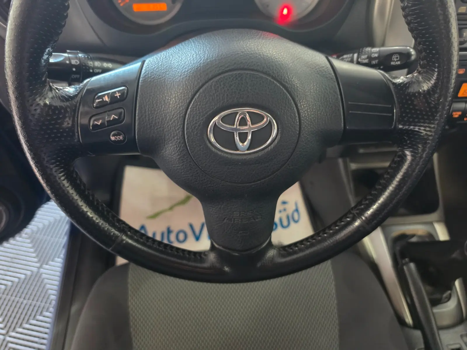 Toyota RAV4 2.0 D-4D 116 ch 4x4 Sol • 5 portes • Clim auto • Sièges chauffants • Attelage