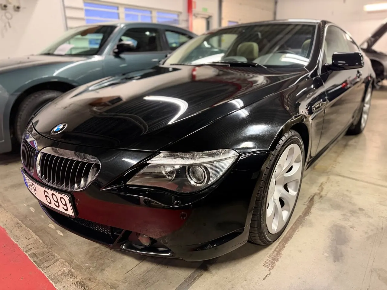 BMW Série 6 645Ci Coupé V8 | 333 ch | BVA | Cuir beige | Toit ouvrant | Phares bi-xénon | Sièges électriques à mémoire | Jantes 19 pouces