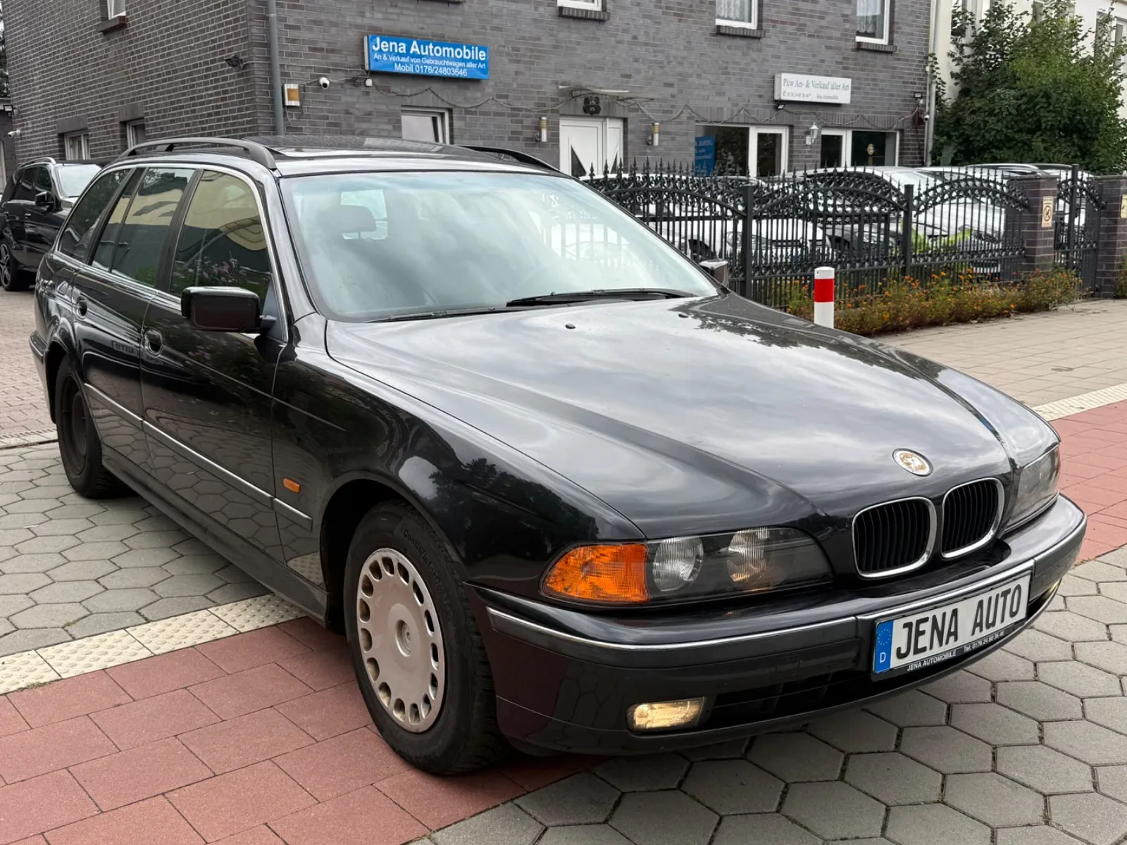 BMW 528 i TOURING 193 ch BVA - CUIR - 2ème MAIN - 239000 km