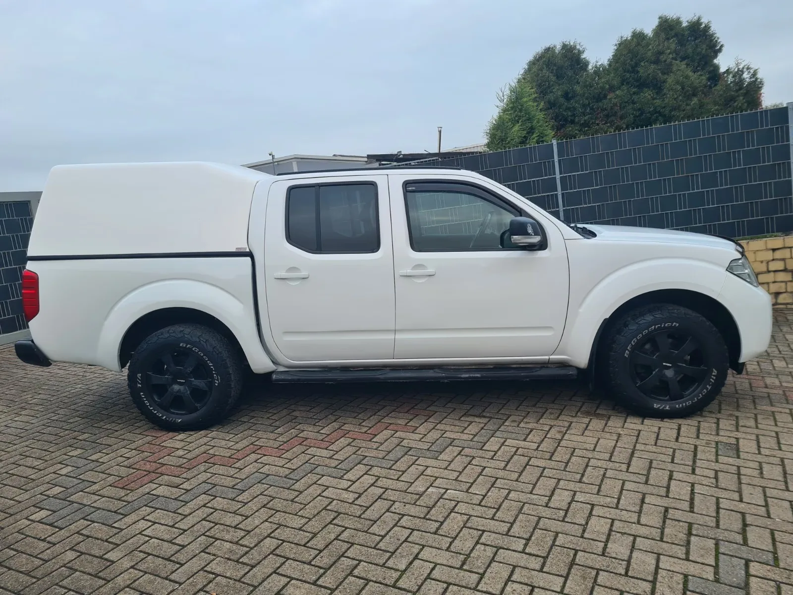 NISSAN NAVARA 190CH - 4X4 - BVA - CAMÉRA - TOIT OUVRANT - HISTORIQUE ENTRETIEN COMPLET - CT RECENT