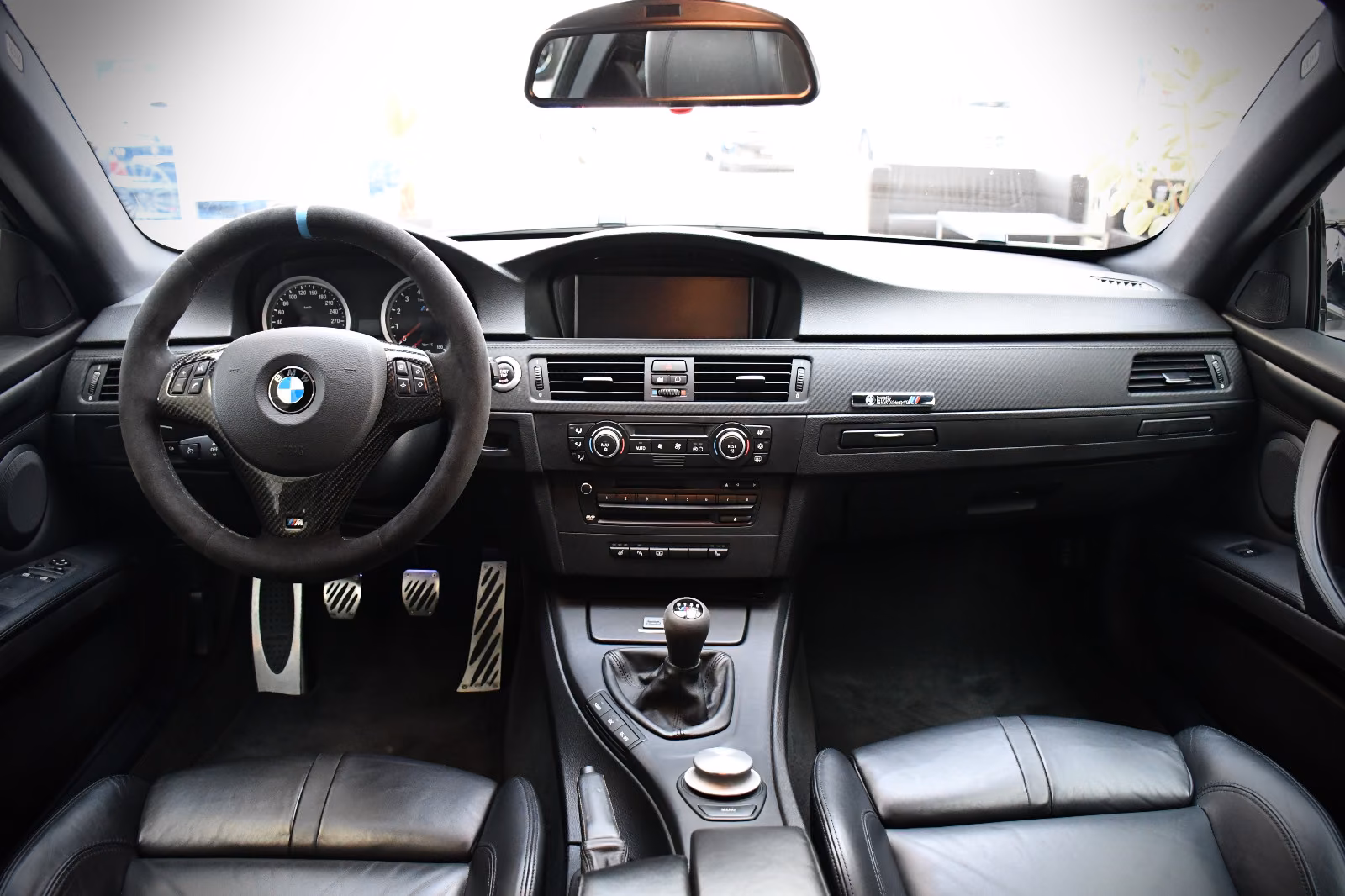 BMW M3 E92 V8 4.0 420 ch • Boîte manuelle • 79 800 km • Toit carbone • EDC • Cuir/Alcantara • GPS Pro