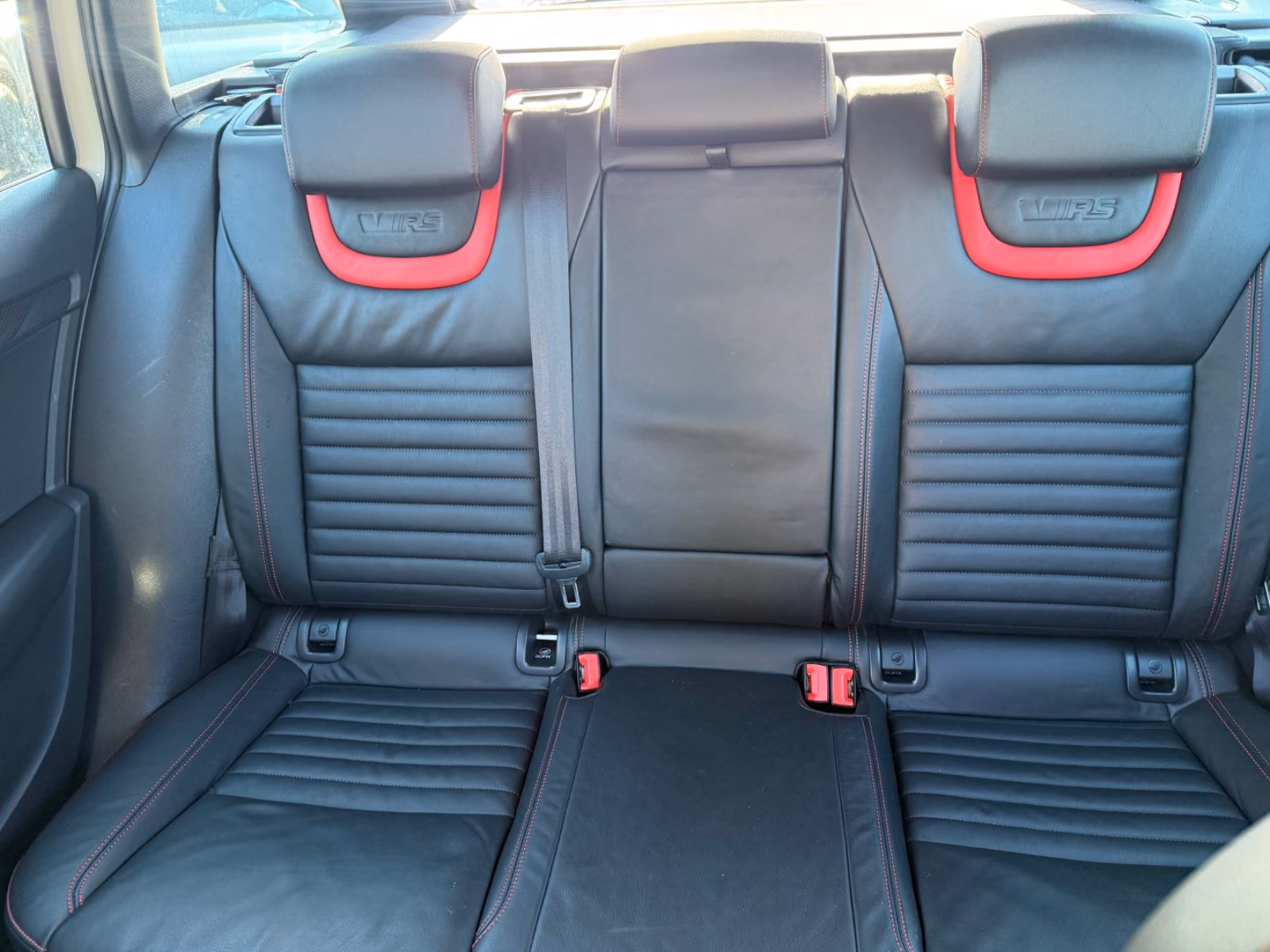 SKODA OCTAVIA COMBI RS 220CH - BVM - HAYON ÉLECTRIQUE - PACK SPORT - 127.450 KMS