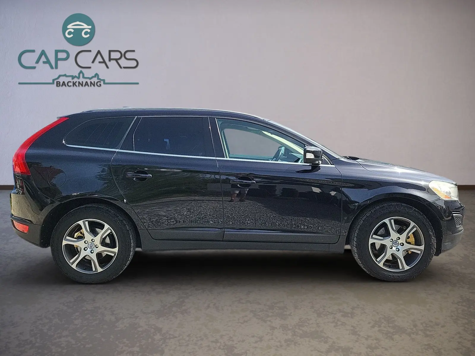 Volvo XC60 D5 AWD 205 ch Summum • 5 cylindres • Cuir • Toit pano • GPS • Caméra • Xénon • Attelage