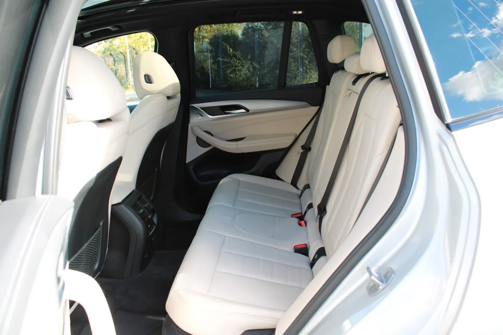 BMW X3 M40d | 326 ch | BVA | Toit panoramique | Cuir beige | Affichage tête haute | Caméra | Attelage