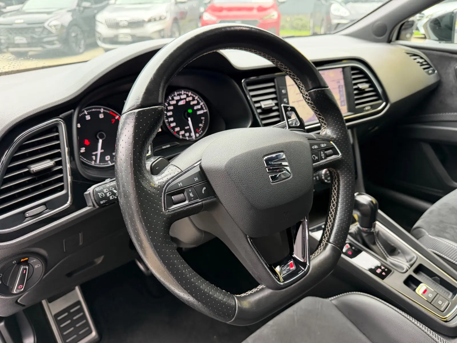 SEAT LEON CUPRA - 300 CV - ALCANTARA - BVA - ÉCHAPPEMENT SPORT