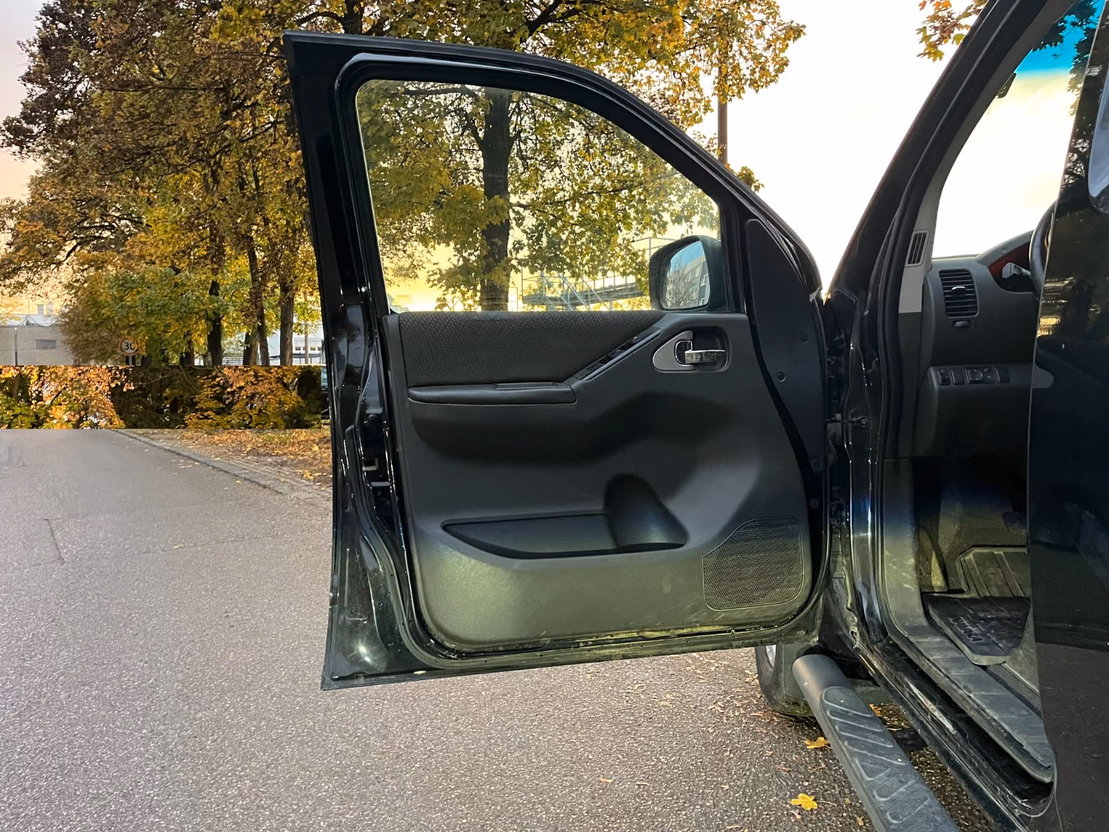 NISSAN NAVARA PICKUP DOUBLE CAB SE 4X4 | 190 ch | BVA | VOLANT EN CUIR