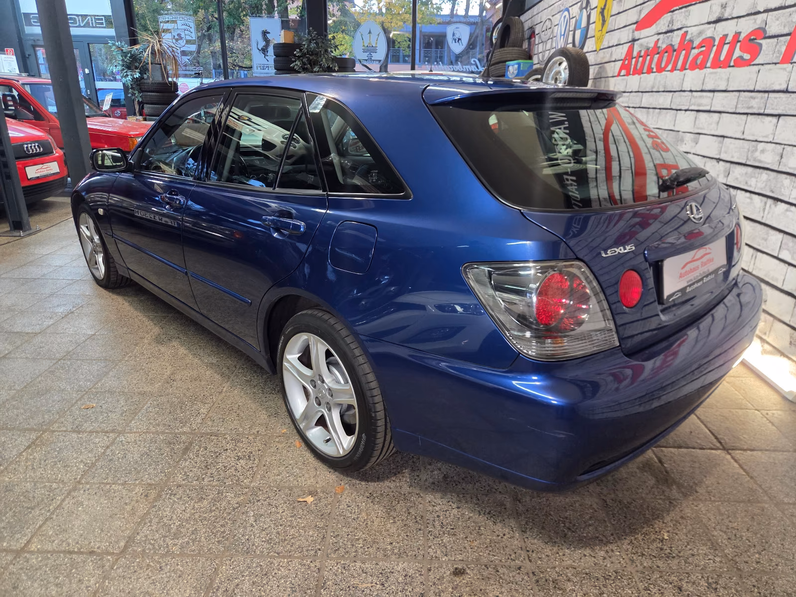 LEXUS IS 300 SPORT CROSS 3.0 V6 213ch BVA - PROPULSION - SIÈGES CHAUFFANTS - XÉNON - CLIM AUTO - PACK SPORT