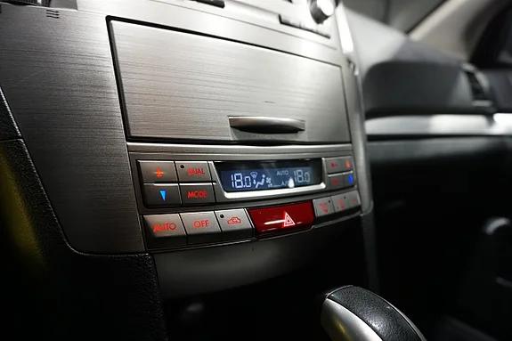 SUBARU OUTBACK 2.5 167 ch 4x4 4WD LINEARTRONIC BUSINESS BVA - 2ème MAIN - ATTELAGE - CAMÉRA - 196000 km