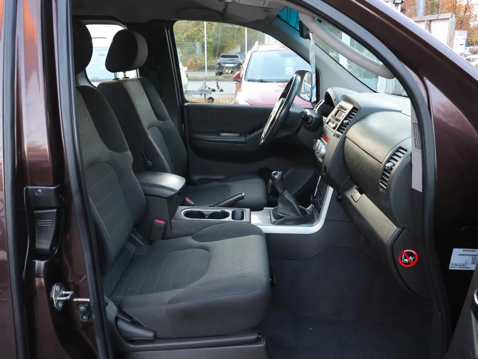 NISSAN NAVARA KING CAB SE 4X4 2.5 DCI 1ERE MAIN CLIM TUV  | 190 ch | BVM | VOLANT EN CUIR
