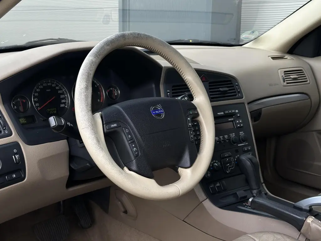 VOLVO XC70 2.5T 210 ch AWD 4x4 BVA CONFORT LINE - 289890 km
