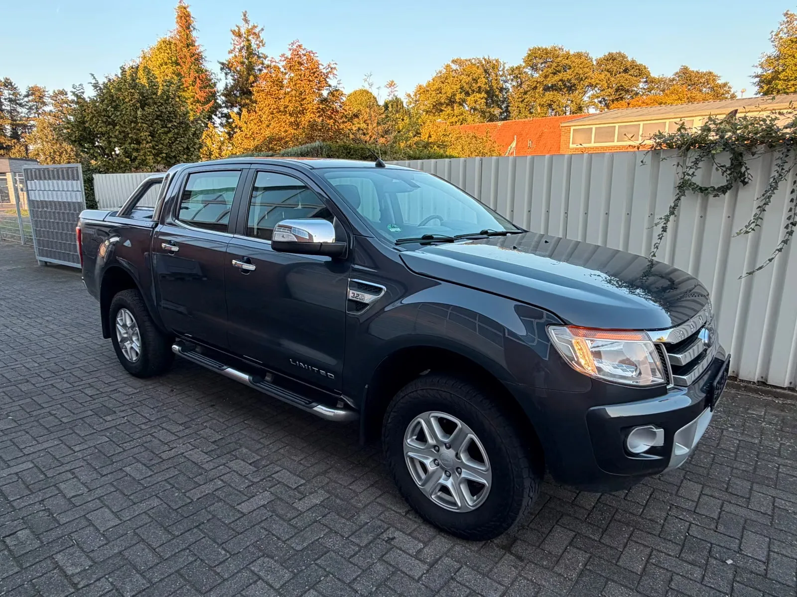 FORD RANGER LIMITED DOPPELKABINE 4X4*3,2 L TÜV 6-28* | BVM