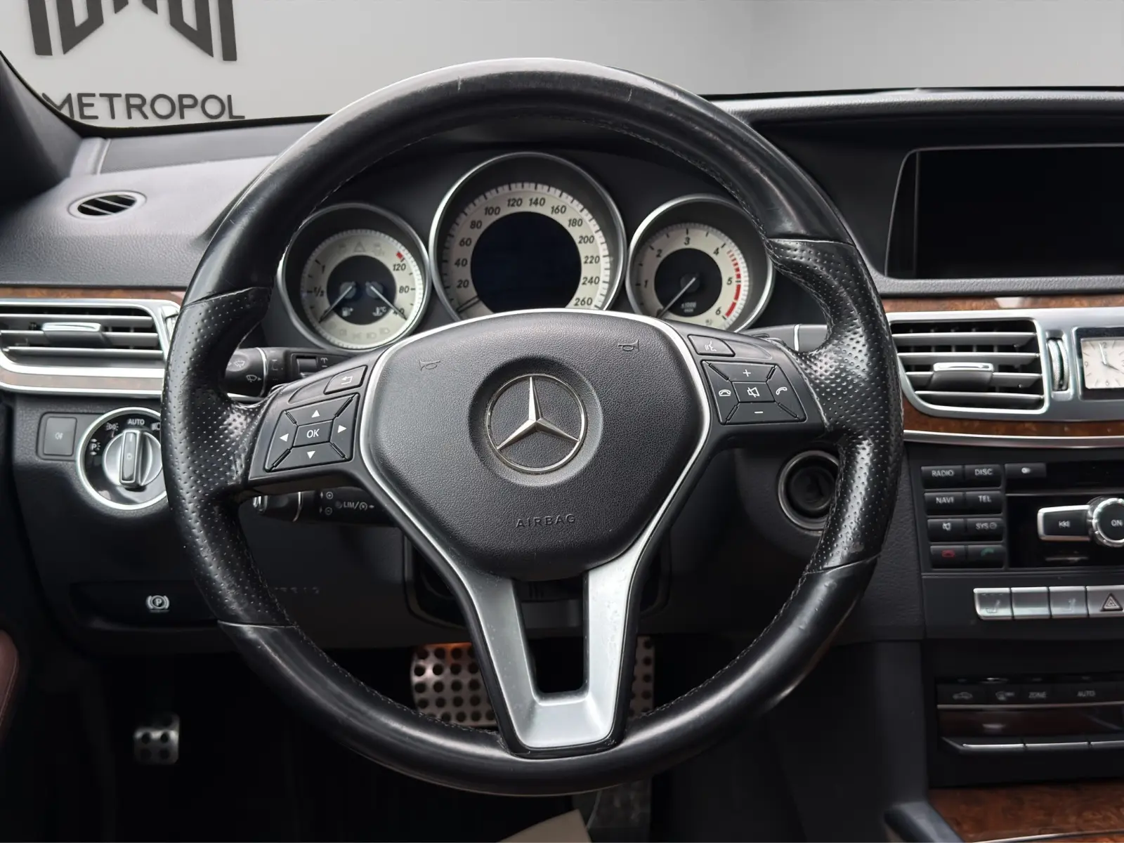 Mercedes E 350 BlueTEC Break V6 252 ch Avantgarde • Toit pano • Cuir • Harman Kardon • GPS • LED
