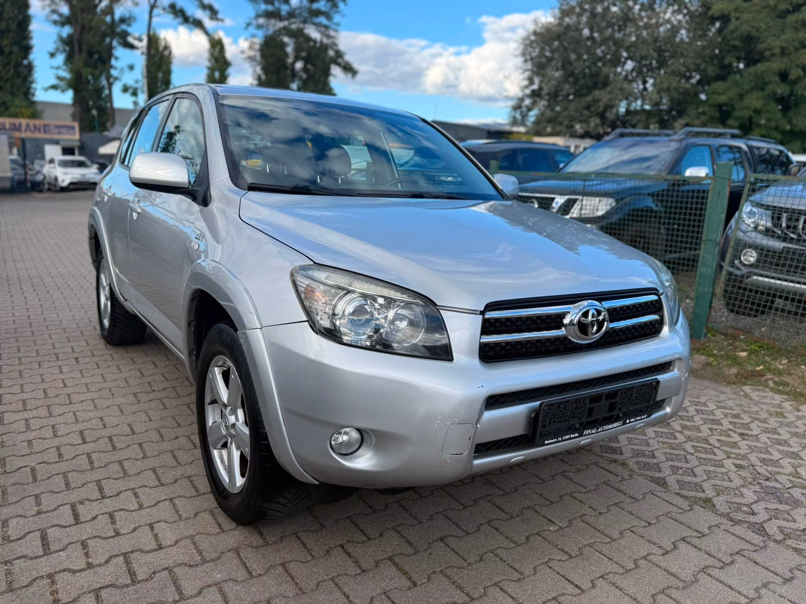 Toyota RAV4 2.2 D-CAT 177 ch 4x4 Sol • Clim auto • Régulateur • Radar de recul • Changeur CD