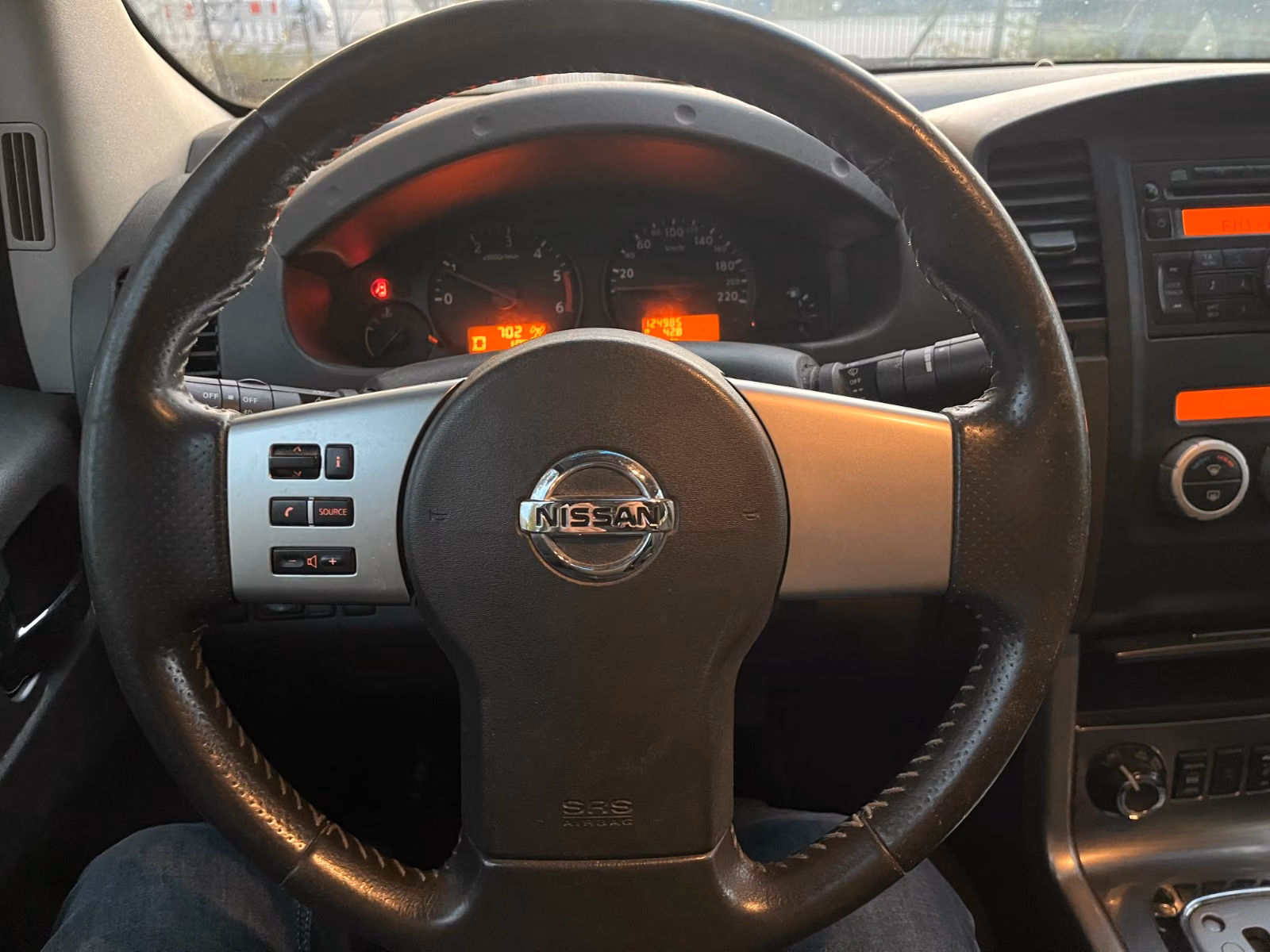 NISSAN NAVARA PICKUP DOUBLE CAB SE 4X4 | 190 ch | BVA | VOLANT EN CUIR