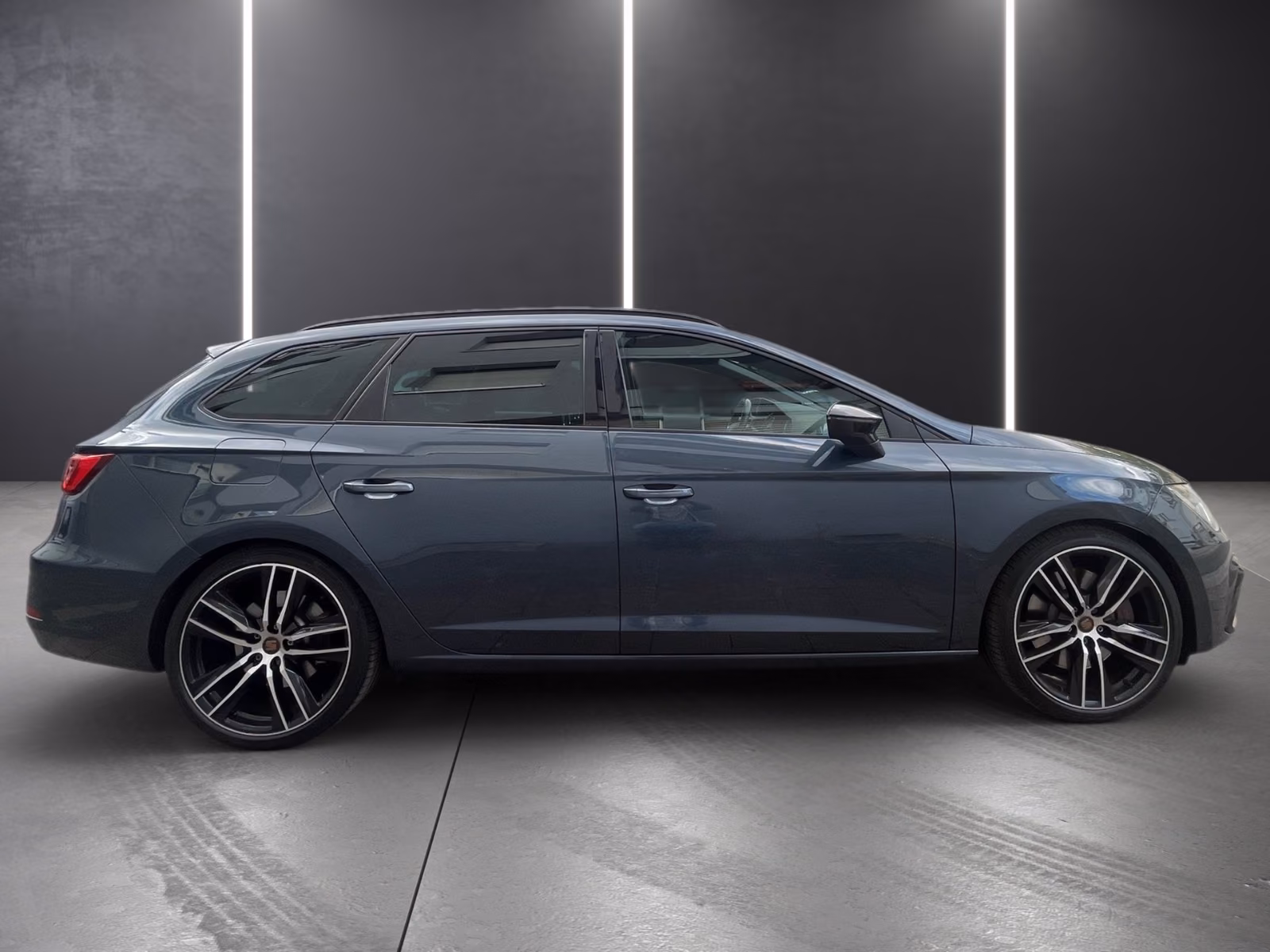 Seat Leon ST Cupra 300 4Drive DSG • Virtual Cockpit • BeatsAudio • ACC • Toit pano