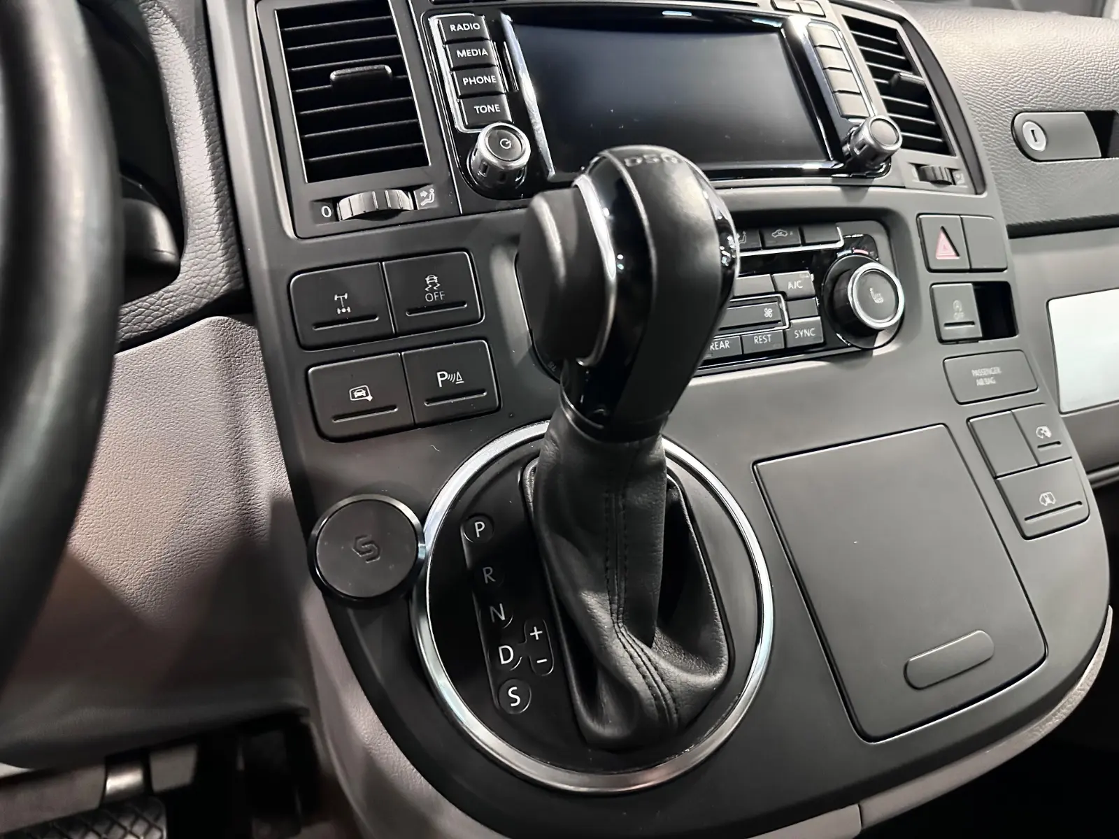 VOLKSWAGEN T5 CALIFORNIA AUFSTELLDACH 4MOTION KÜCHE-DSG-LED | 179 ch | 4X4 | VOLANT EN CUIR