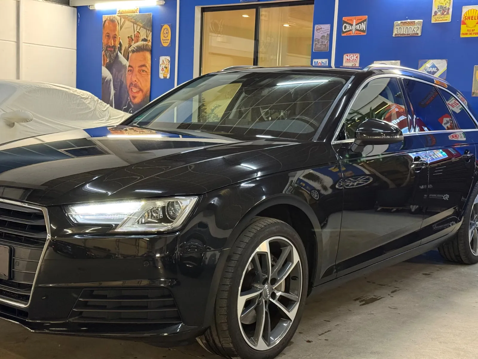 AUDI A4 AVANT 2.0 TDI 190ch QUATTRO S TRONIC - ATTELAGE PIVOTANT - GPS - XÉNON - HAYON ÉLECTRIQUE - SIÈGES CHAUFFANTS