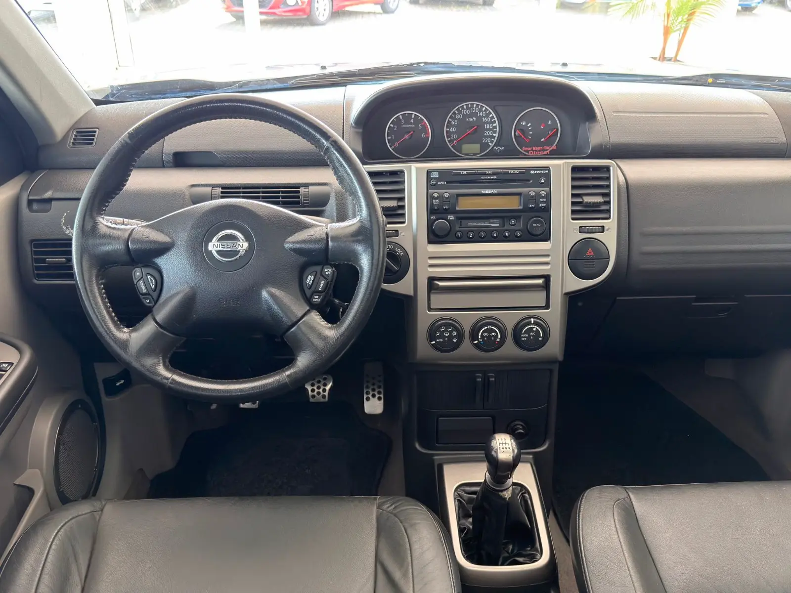 NISSAN X-TRAIL 2.2 dCi 136ch 4x4 - CUIR - TOIT PANORAMIQUE OUVRANT - SIÈGES CHAUFFANTS - SIÈGES ÉLECTRIQUES - RÉGULATEUR DE VITESSE