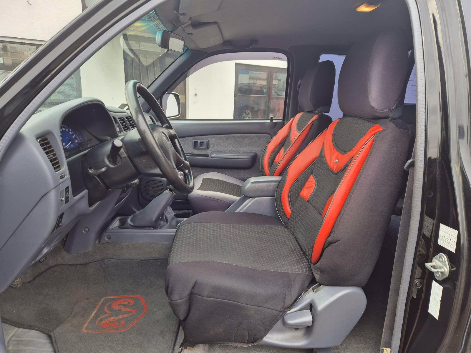 TOYOTA HILUX XTRA CAB SPECIAL 102 ch BVM 4x4 - 124000 km