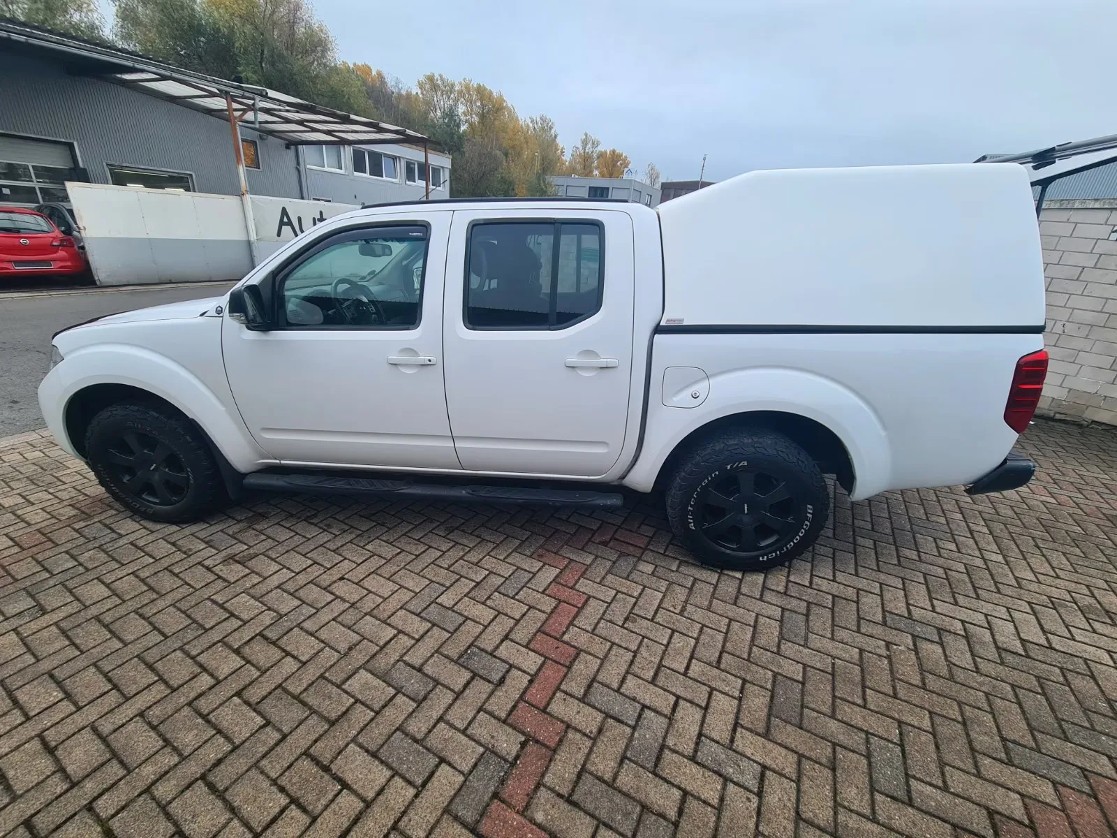 NISSAN NAVARA 190CH - 4X4 - BVA - CAMÉRA - TOIT OUVRANT - HISTORIQUE ENTRETIEN COMPLET - CT RECENT