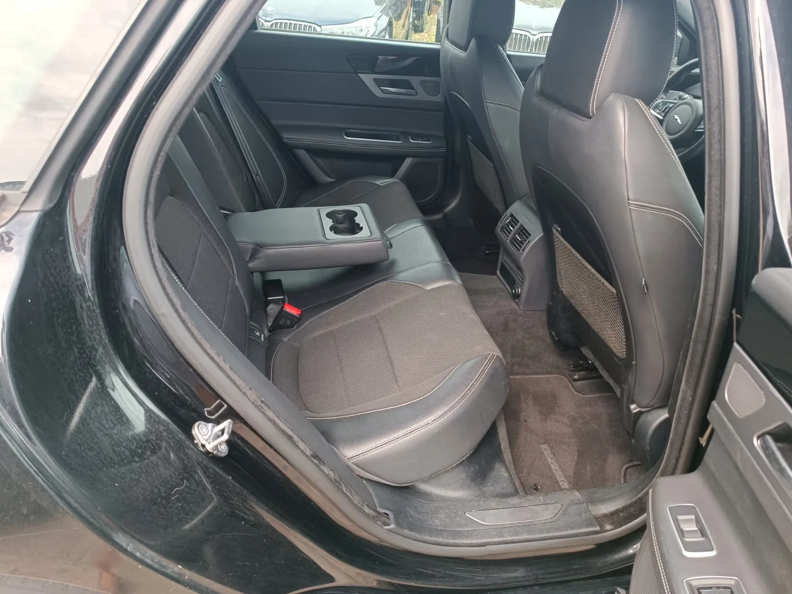 JAGUAR XF 2.0D 163CH - R-SPORT - CAMERA DE RECUL - BVA - CT RECENT - 142.000 KMS