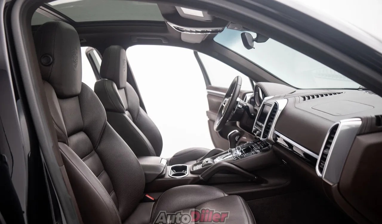 PORSCHE CAYENNE HYBRIDE 416CH - BVA - TOIT OUVRANT PANORAMIQUE - 180.000 KMS