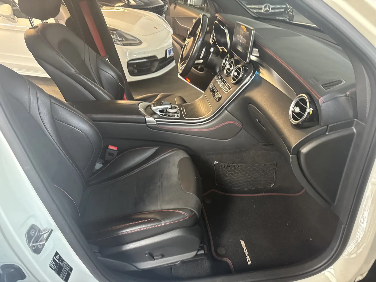 Mercedes-Benz Classe GLC 43 AMG 4MATIC | 390 ch | BVA | Toit panoramique | Burmester | Affichage tête haute | Suspension pneumatique | Attelage