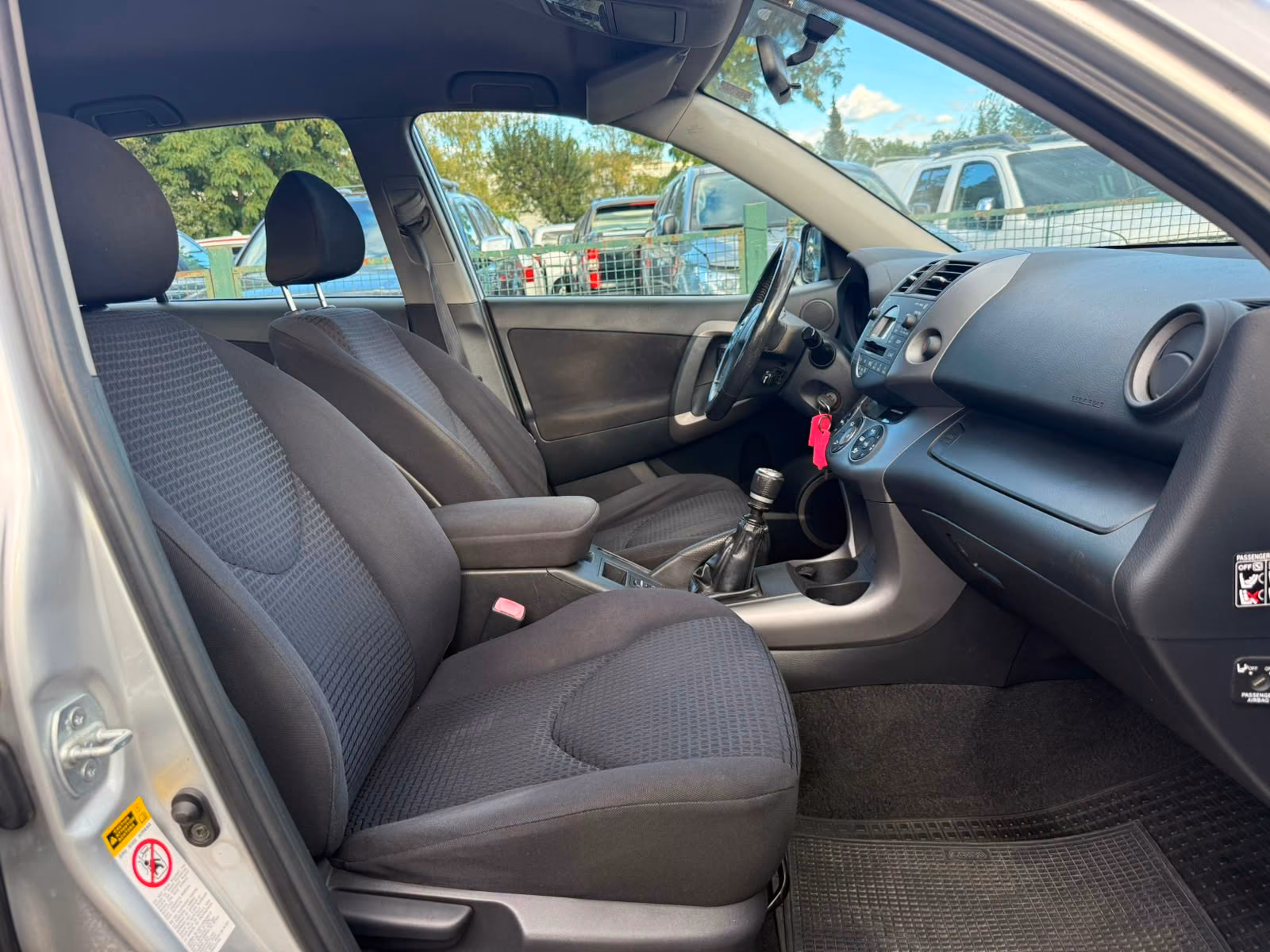 Toyota RAV4 2.2 D-CAT 177 ch 4x4 Sol • Clim auto • Régulateur • Radar de recul • Changeur CD
