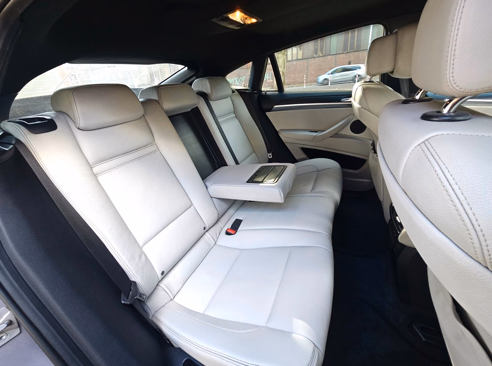 BMW X6 M 4.4 V8 | 555 ch | BVA | Kit Hamann | Toit ouvrant | Affichage tête haute | GPS | Sièges chauffants