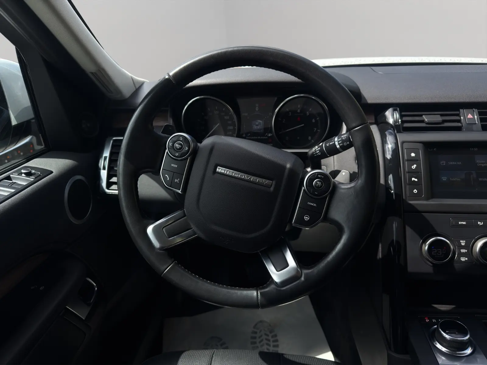 Land Rover Discovery 5 Si6 3.0 V6 SE | 340 ch | BVA | Suspension pneumatique | Cuir | Régulateur adaptatif | Sièges chauffants | Attelage