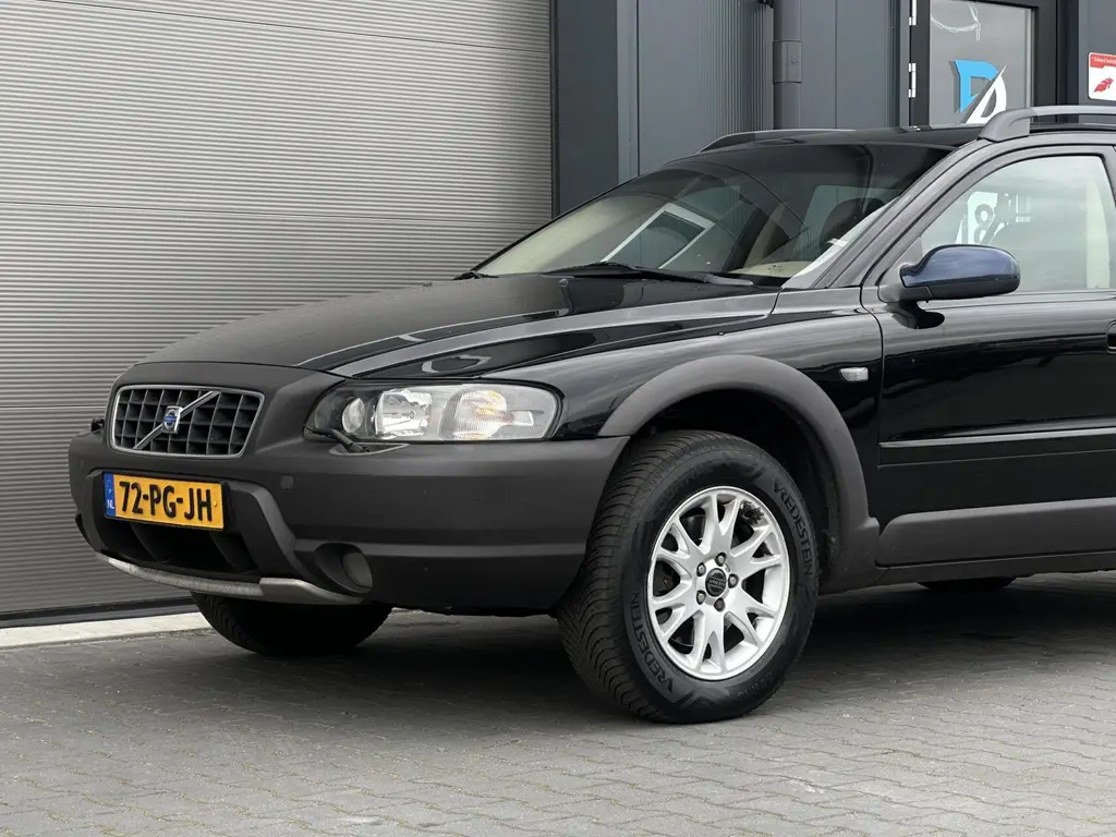 VOLVO XC70 2.5T 210 ch AWD 4x4 BVA CONFORT LINE - 289890 km