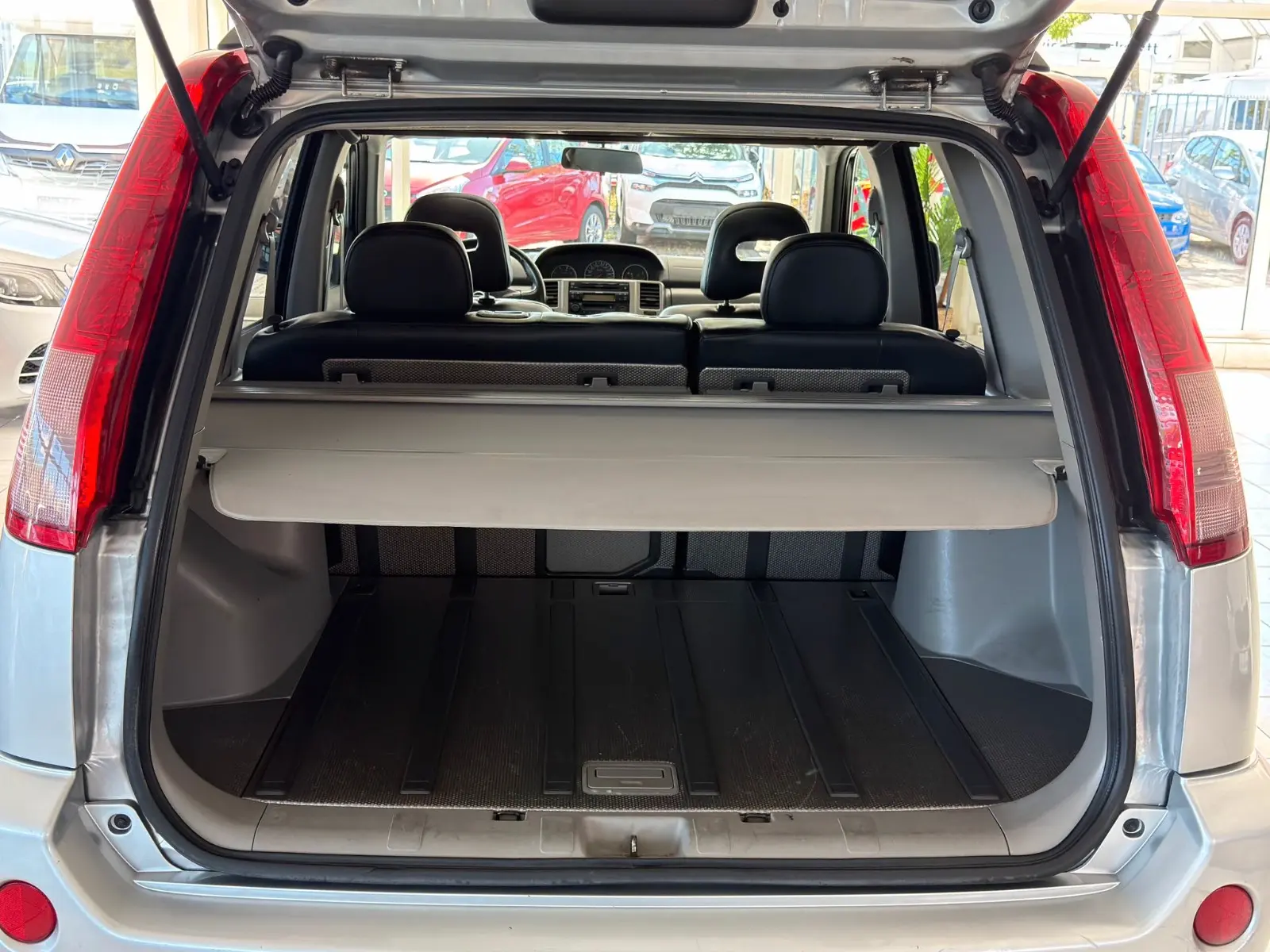 NISSAN X-TRAIL 2.2 dCi 136ch 4x4 - CUIR - TOIT PANORAMIQUE OUVRANT - SIÈGES CHAUFFANTS - SIÈGES ÉLECTRIQUES - RÉGULATEUR DE VITESSE