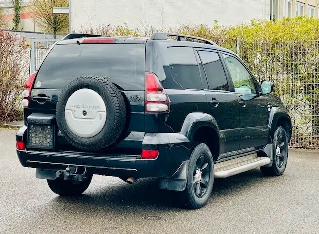 Toyota Land Cruiser 3.0 D-4D 173 ch Executive • 8 places • Boîte auto • Cuir beige • GPS • Toit ouvrant