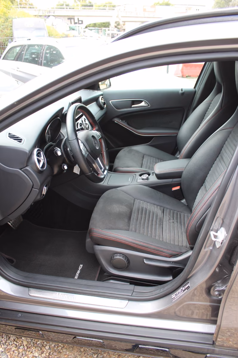 MERCEDES-BENZ GLA 200 156CH AMG LINE