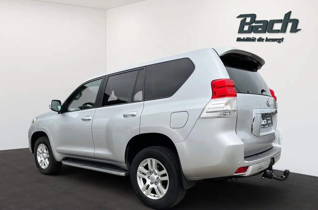 Toyota Land Cruiser 3.0 D-4D 190 ch Executive • Boîte auto • 4x4 • Cuir • GPS • Caméra • Sièges chauffants