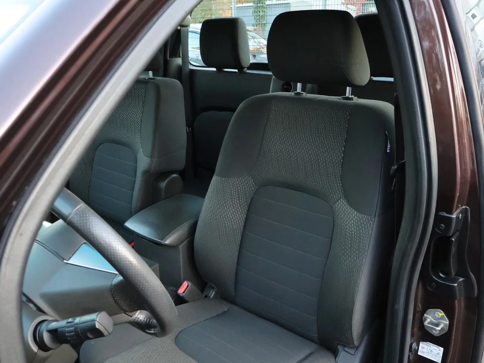 NISSAN NAVARA KING CAB SE 4X4 2.5 DCI 1ERE MAIN CLIM TUV  | 190 ch | BVM | VOLANT EN CUIR