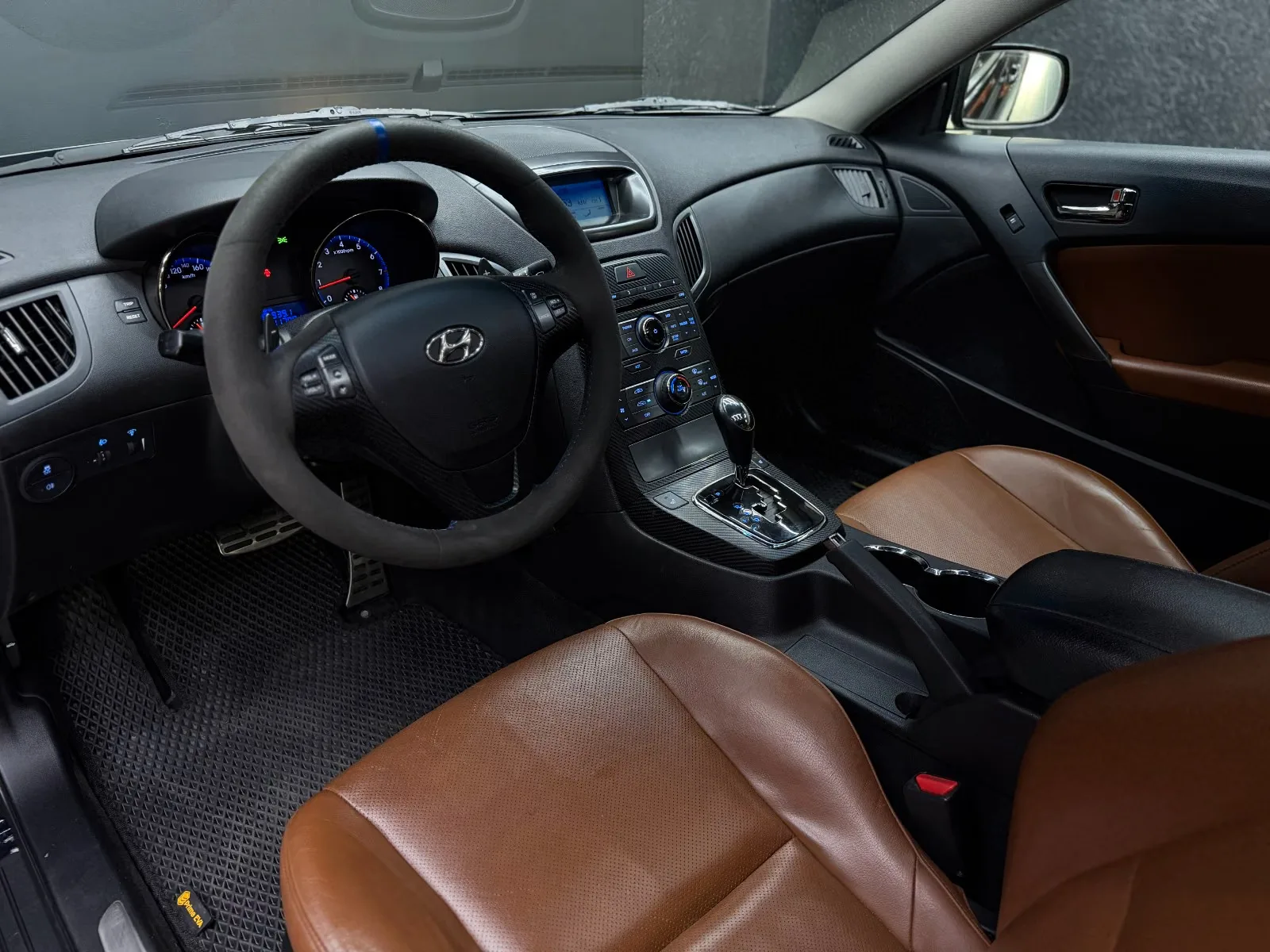 Hyundai Genesis Coupé 3.8 V6 | 303 ch | BVA | Cuir | Toit ouvrant | Xénon | Sièges chauffants | Régulateur adaptatif