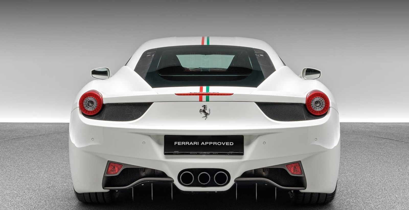 Ferrari 458 Italia V8 570 ch • Boîte F1 DCT • Baquets carbone • Pack Carbone • 48 000 km • Bianco Avus