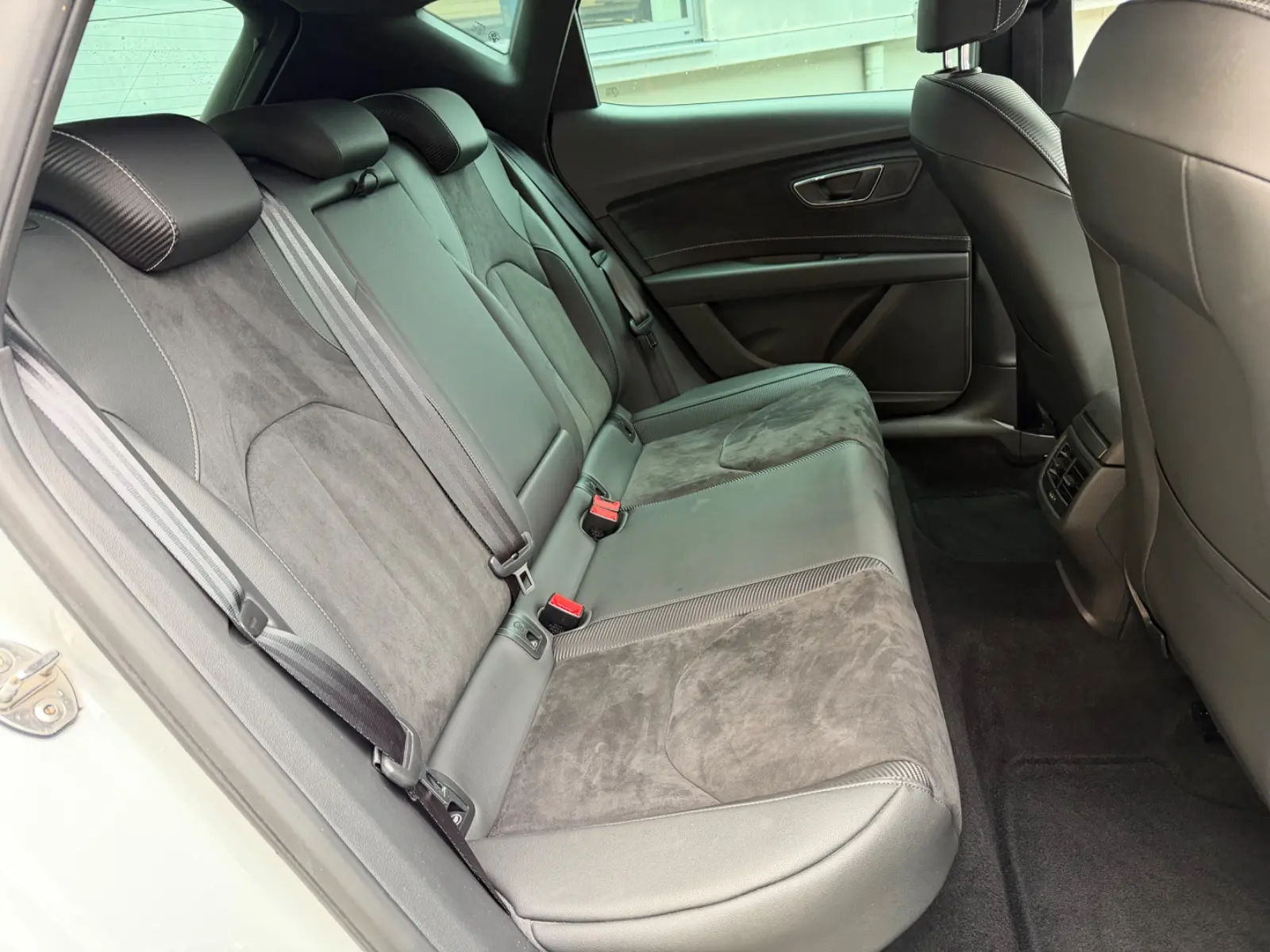 SEAT LEON CUPRA - 300 CV - ALCANTARA - BVA - ÉCHAPPEMENT SPORT