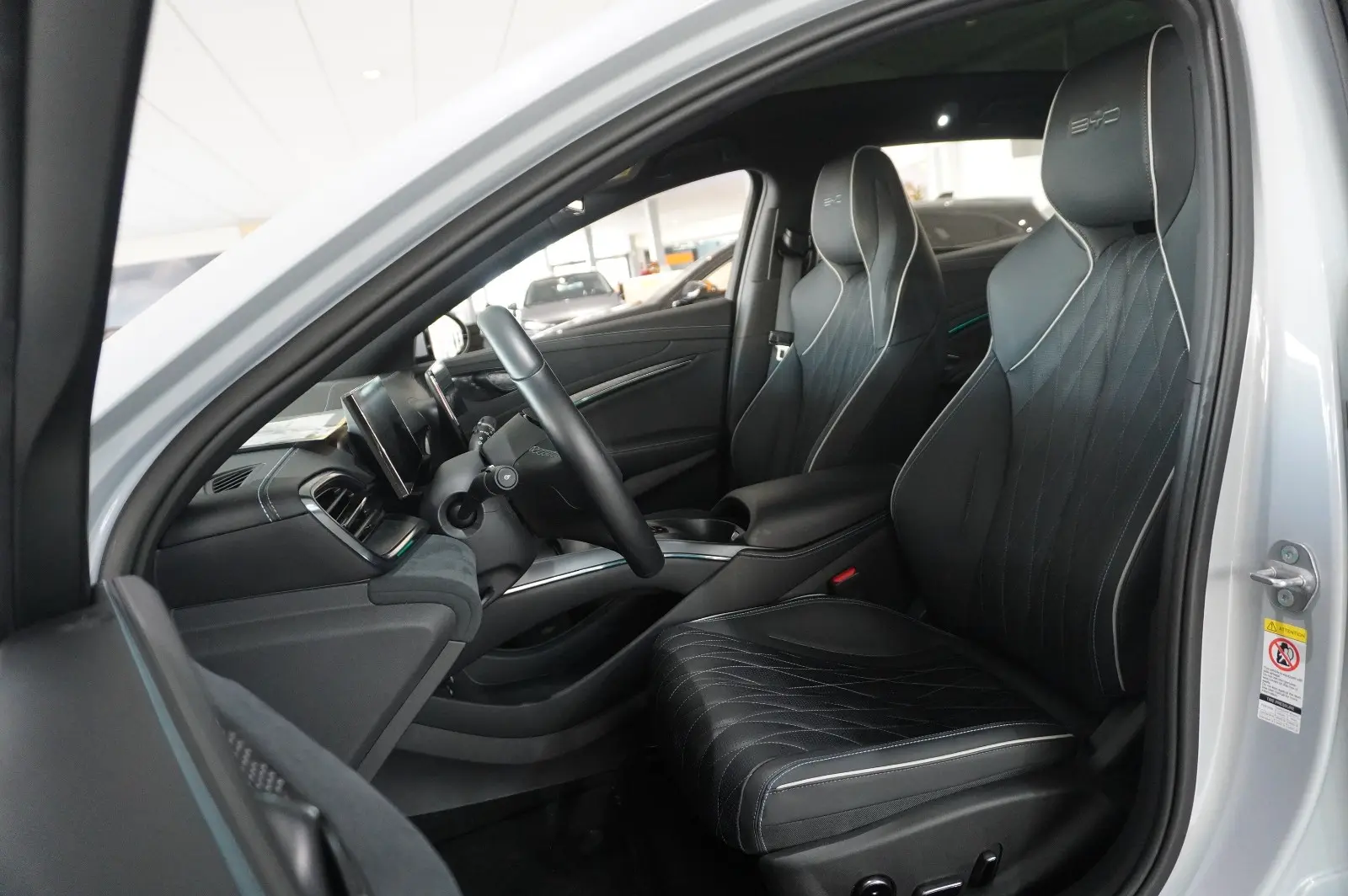 BYD SEAL - RWD - DESIGN 82,5 KWH - 313 CV -  BVA